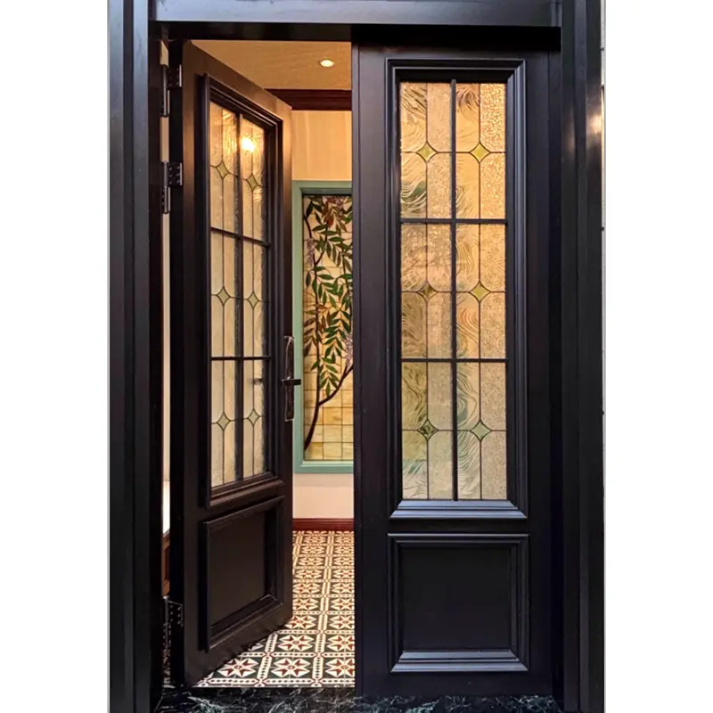 Umetniško oblikovana vrata iz aluminijeve zlitine