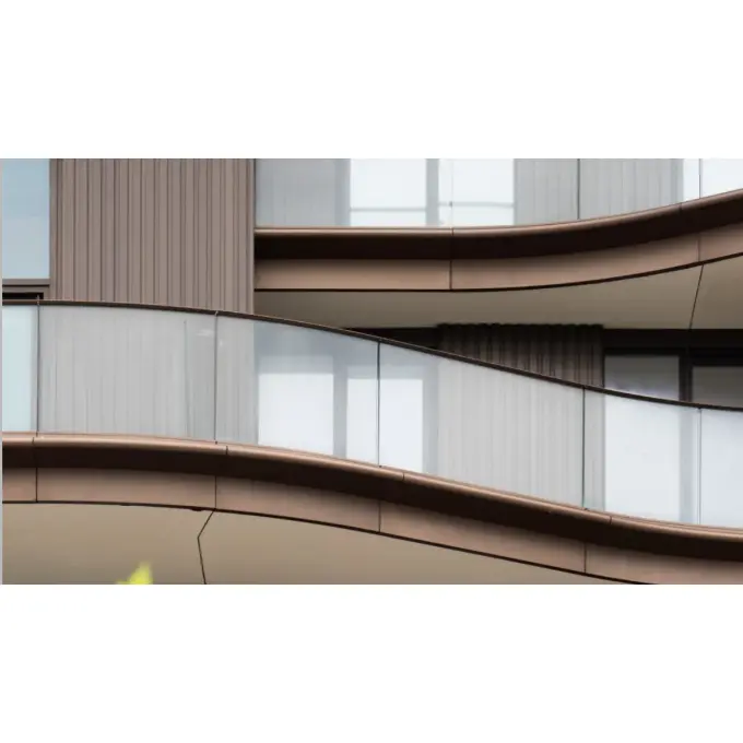 Oblikovano steklo za ograje